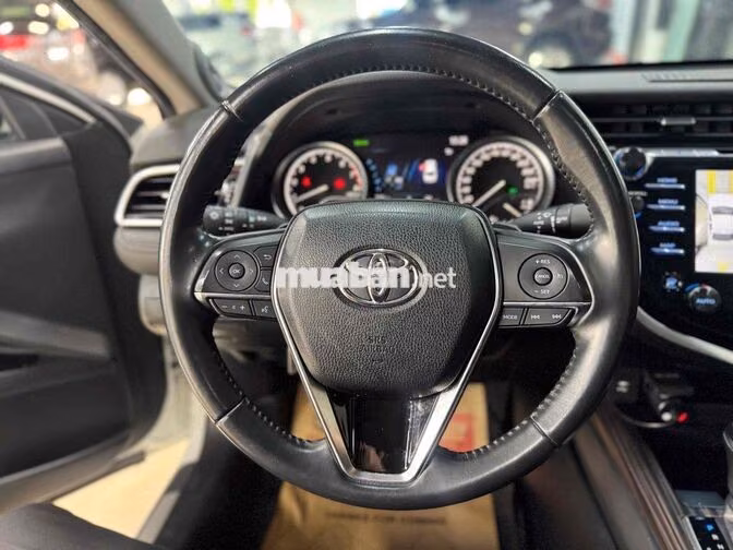 Bán Camry 2.5Q 2019 Trắng - Xe gia đình sử dụng