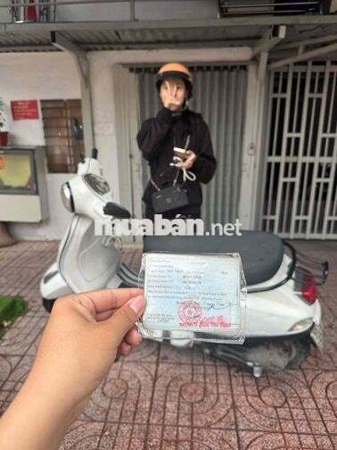 Piaggio Vespa Nữ Xăng Trắng