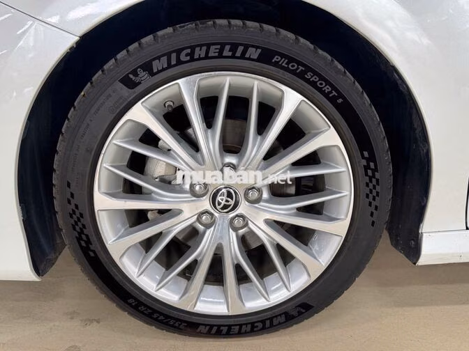 Toyota Camry 2.5Q 2019 Trắng 43.424km