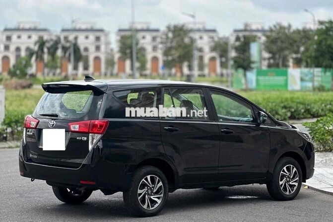 Toyota Innova E 2022 Số sàn Xăng Đen