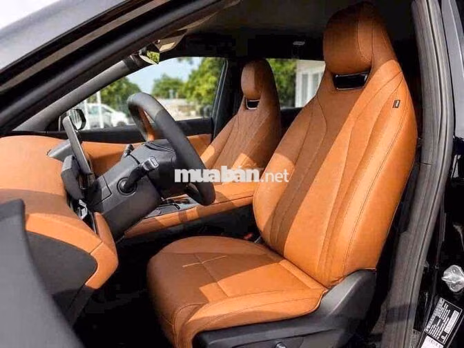 VinFast VF8 All-New SẴN XE màu đen GIAO NGAY