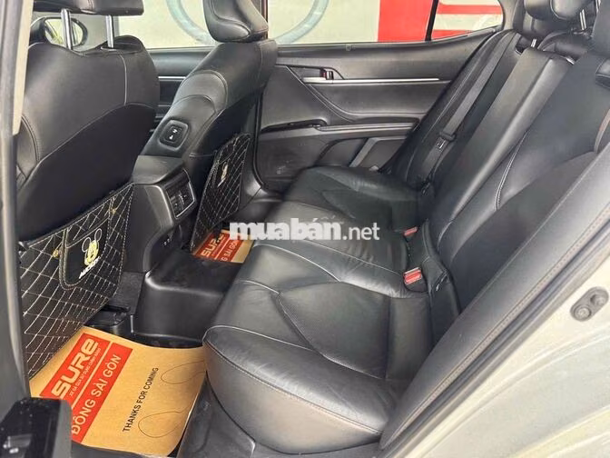Bán Camry 2.5Q 2019 Trắng - Xe gia đình sử dụng