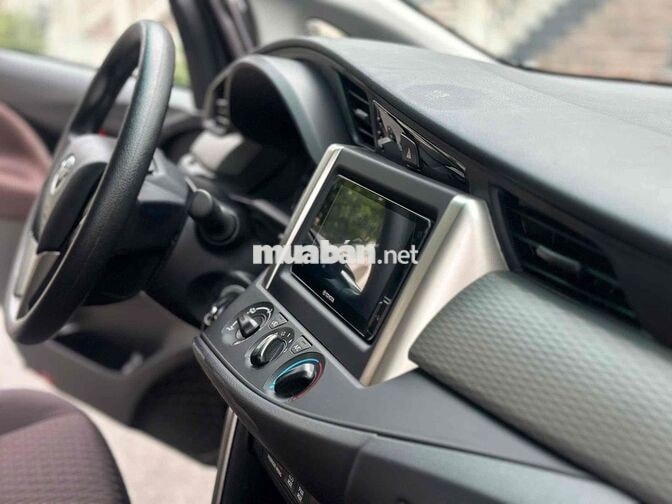 Toyota Innova E 2022 Số sàn Xăng Đen
