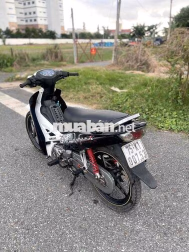 Yamaha Sirius Trắng, Đen
