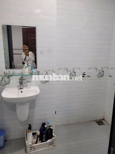 🧣Cho thuê nhà 1trệt 3lầu 5pn 5wc 1bếp viêu đẹp