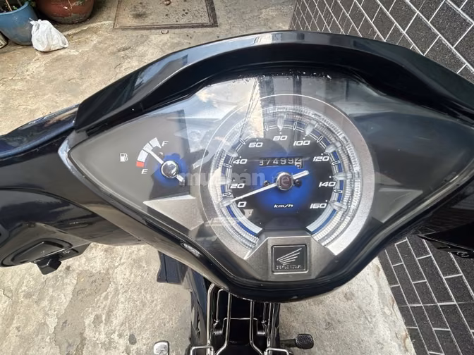 XE honda Future mua tháng 9/2022 màu xanh biển.