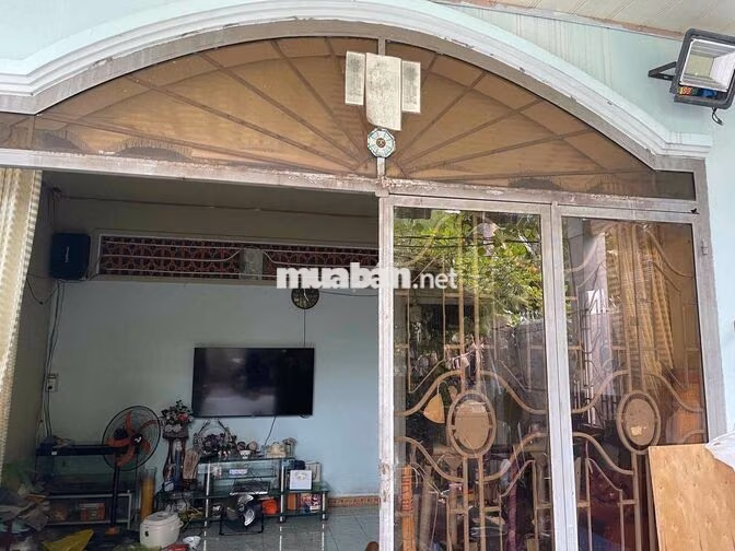 nhà cấp 4- đất 121 m thỏi cư 100%