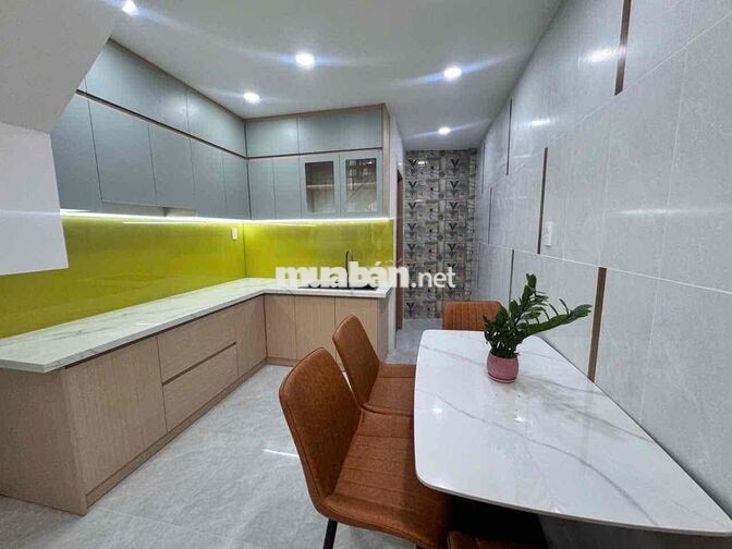 Chính chủ bán căn nhà 3 m 12 m ba lầu