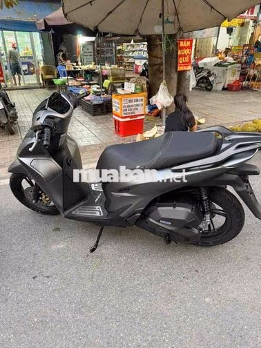 Honda SH 160i ABS 2026 Xám titan 900km