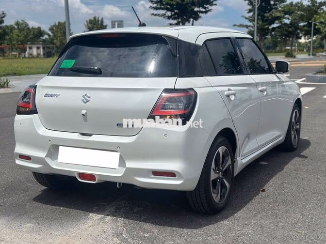 Suzuki Swift 2025 1.2CVT Hybrid Trắng 7.000km