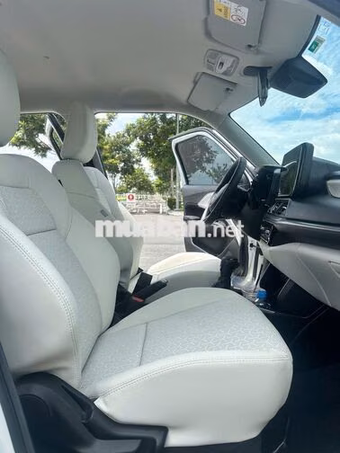 Suzuki Swift 2025 1.2CVT Hybrid Trắng 7.000km