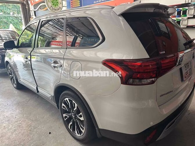 MITSUBISHI OUTLANDER 2021