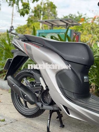 Vision 2026 Đặc Biệt Bánh Lớn Bạc Đen 600km