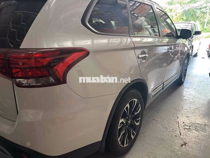 MITSUBISHI OUTLANDER 2021