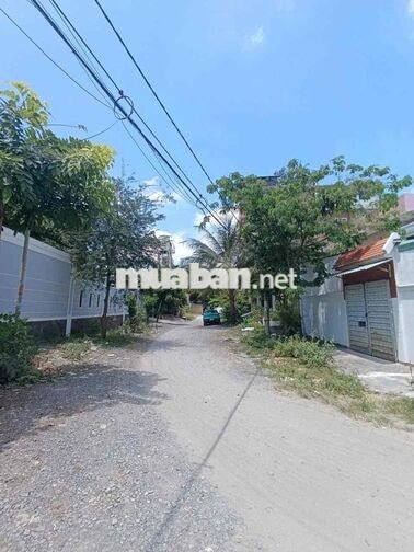 ngộp bank bán nhanh biệt thự góc 220m2 giá giảm sâu