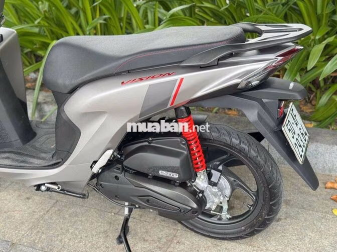 Vision 2026 Đặc Biệt Bánh Lớn Bạc Đen 600km