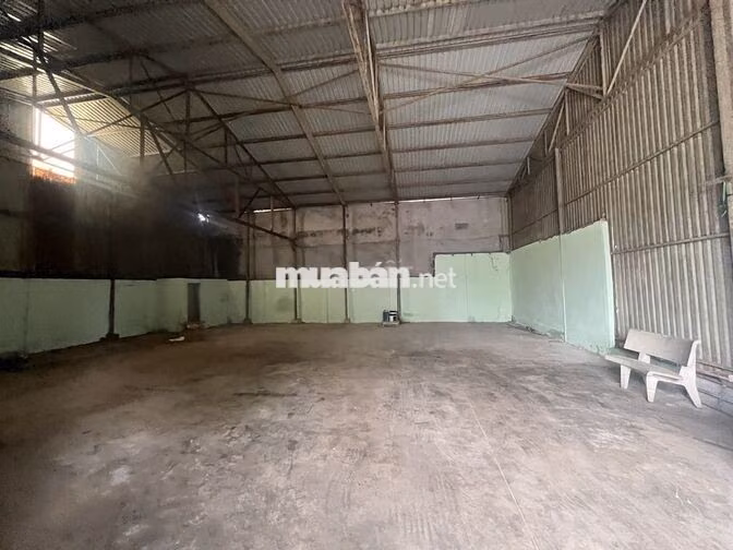 CHO THUÊ XƯỞNG 200M GẦN TRUNG TÂM Y TẾ DĨ AN CÓ 3 PHA