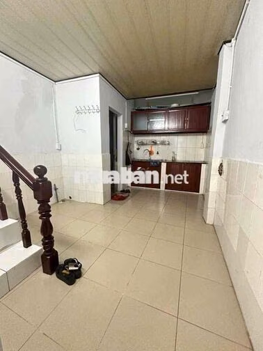 bán nhà hẻm thông lạc long quân p11 tân bình. DT: 3m3 x 17m 1 lầu 5ty2