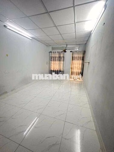 bán nhà hẻm thông lạc long quân p11 tân bình. DT: 3m3 x 17m 1 lầu 5ty2