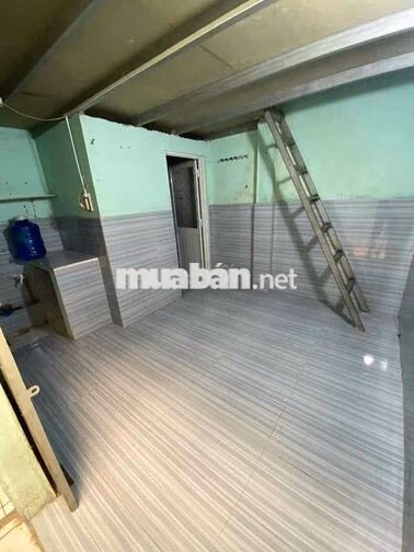 Phòng trọ Bình Tân Liên khu 45 giá 1tr6, có nước sạch, dưới đất