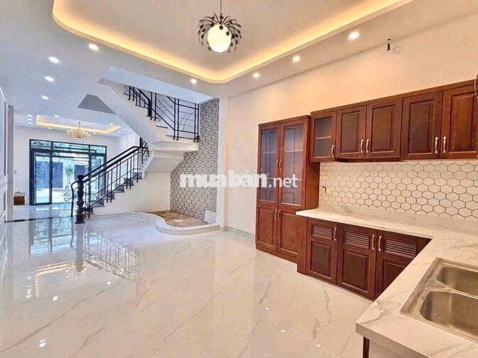 Cho thuê nhà mặt tiền Phan Huy Thực Q7 -