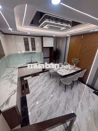 bán nhà .7.7 tỷ . 4,5x 12m . 4 tầng . 4 pn. 5wc . bình Tân. mã lò