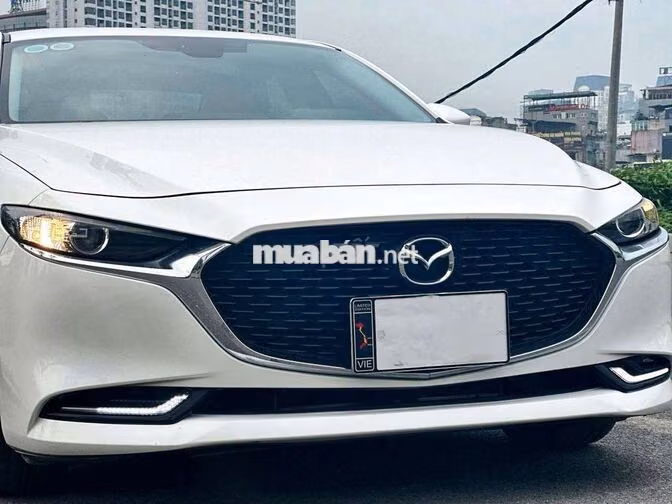 Mazda 3 Deluxe 2025 Trắng 1 vạn