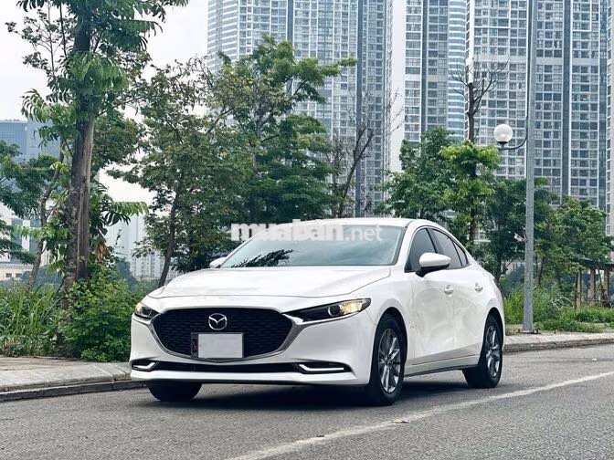Mazda 3 Deluxe 2025 Trắng 1 vạn