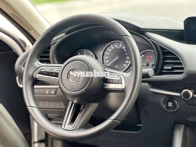 Mazda 3 Deluxe 2025 Trắng 1 vạn