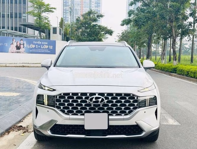 Hyundai SantaFe 2.2D HTRAC Trắng 7 chỗ Tự động