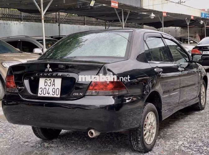 Mitsubishi Xe ô tô Số tự động màu Đen