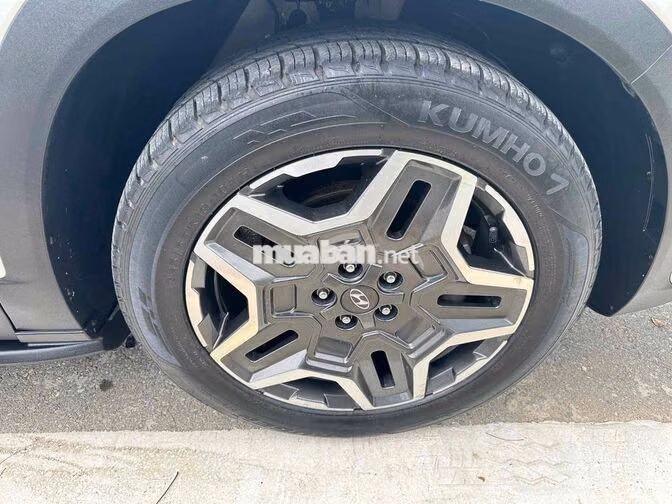Hyundai SantaFe 2.2D HTRAC Trắng 7 chỗ Tự động