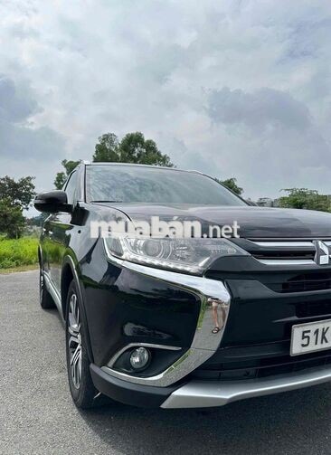 Mitsubishi Outlander 2.0 1 cầu 2018 Đen 7 chỗ