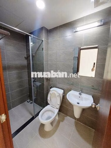 Bán căn hộ Green River Dt65m2/2PN giá 2tỷ760 nhà mới thoáng mát quận 8