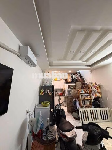 Cho Thuê Nhà Lê Bình, P.4 ,Tân Bình 2 Tầng, 2pn 2wc 9.5tr/tháng