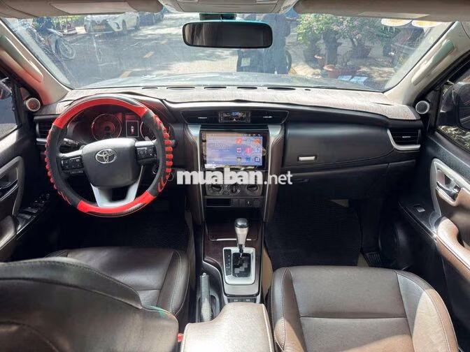 Toyota Fortuner SUV Xám 90000 km