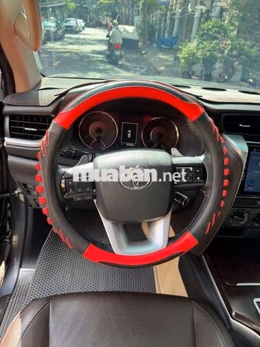 Toyota Fortuner SUV Xám 90000 km