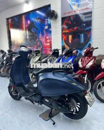 Piaggio_Vespa125_2022