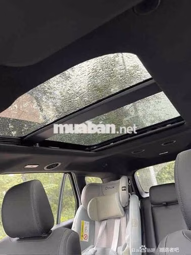 Ford Everest 4x4 2025 Trắng 9.000 km
