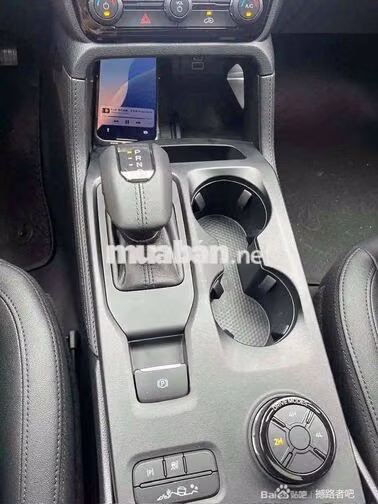 Ford Everest 4x4 2025 Trắng 9.000 km
