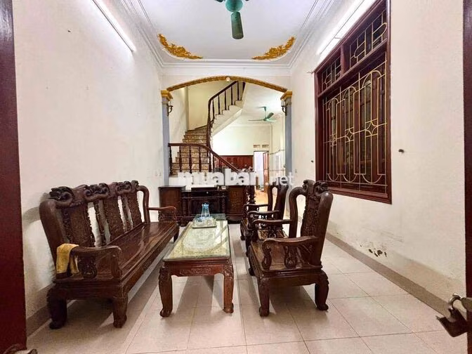 CHO THUÊ - Nhà 3 tầng full đồ Văn Phú (mặt đường Ô Tô)