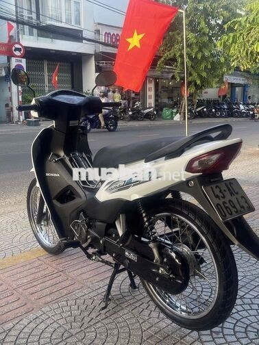 Honda Wave 2024 trắng zin êm
