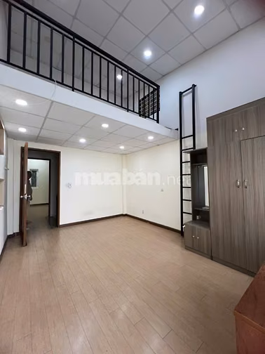 Cho thuê nhà Nguyên Căn - đường Thành Thái, Q10. 3,6m x 12m. 12,5 trệu