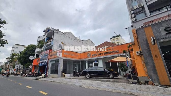 BIỆT THỰ ĐẸP MẶT TIỀN KHU SANG Q1 - NGANG LỚN 15MX20 GỒM TRỆT VÀ TUM -