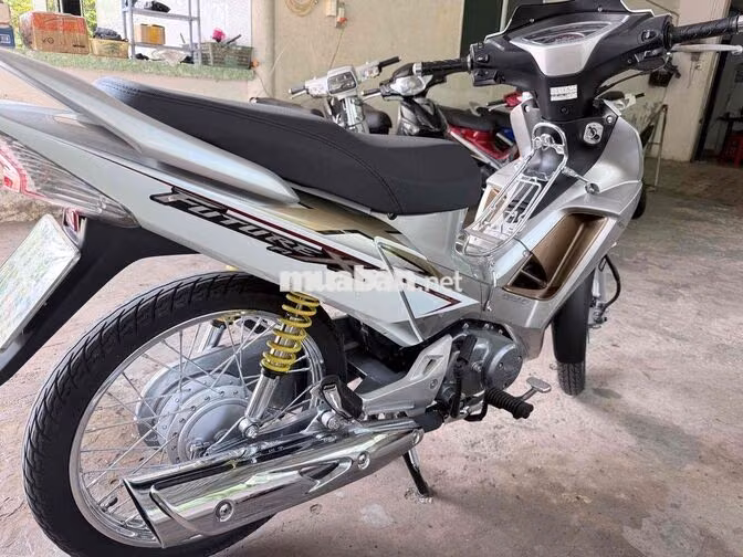 Honda Future X fi màu trắng bạc