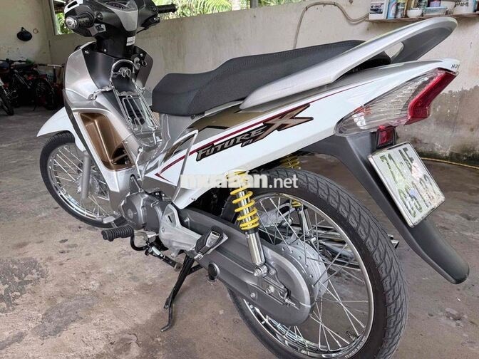 Honda Future X fi màu trắng bạc