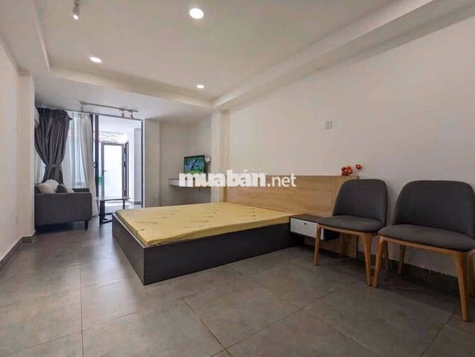 CĂN HỘ SÂN VƯỜN CÓ GIẾNG TRỜI TÁCH BẾP RỘNG THÔNG THOÁNG