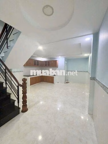 CHO THUÊ NHÀ GẦN CHỢ BÌNH LONG, 12 TRIỆU, 3 TẦNG, 3PN, NGAG 5M DÀI 16M