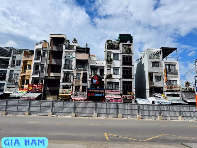 BÁN NHÀ MẶT TIỀN KINH DOANH : 938 CÁCH MẠNG THÁNG 8 - P. 5 - TÂN BÌNH