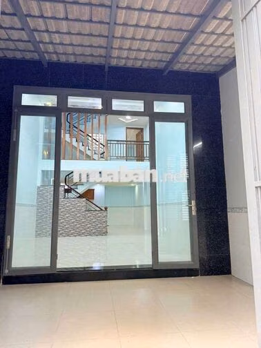 CHO THUÊ NHÀ GẦN CHỢ BÌNH LONG, 12 TRIỆU, 3 TẦNG, 3PN, NGAG 5M DÀI 16M